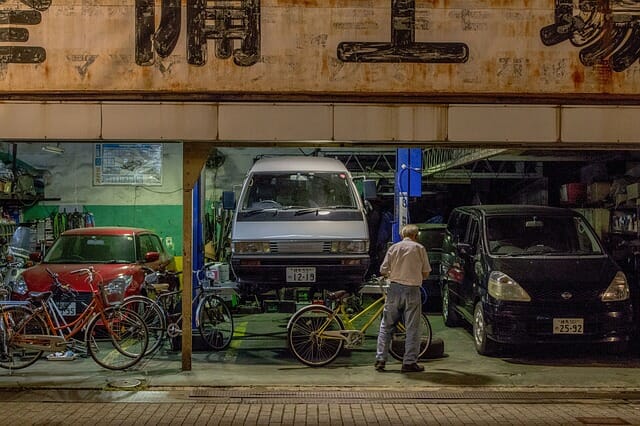 プロが解説 車種に関わらず車検を安く済ませる方法 Naolog 車板